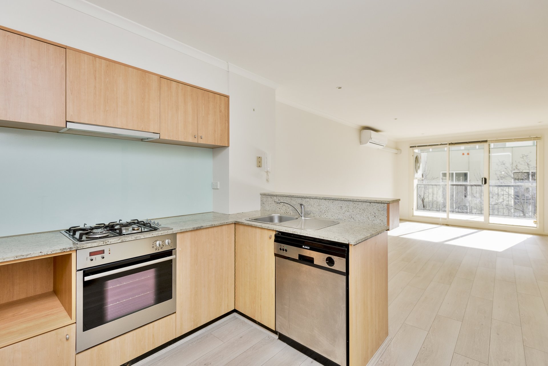 2/28 Wests Road, Maribyrnong image 2