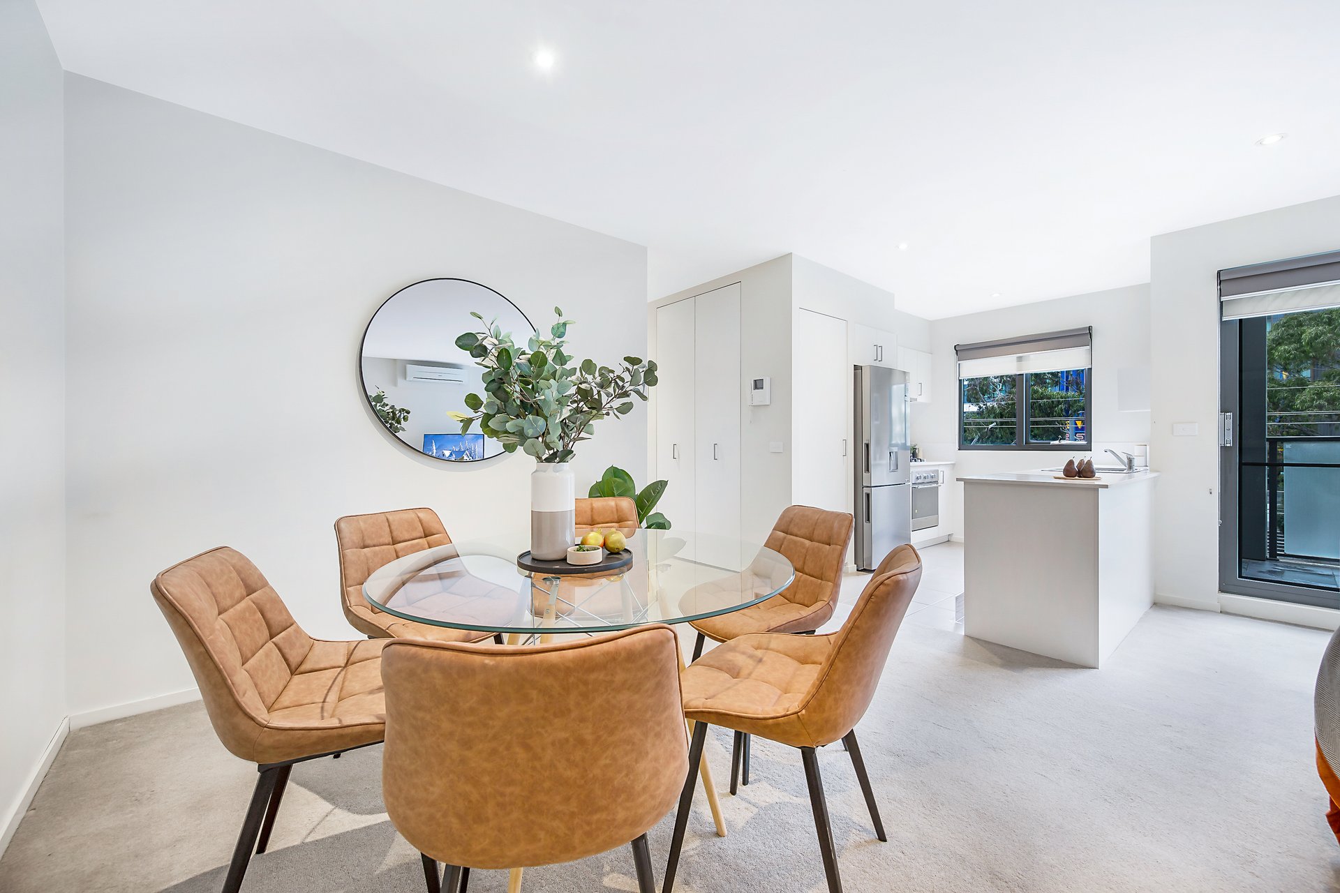 228/270 Springvale Road, Glen Waverley image 2