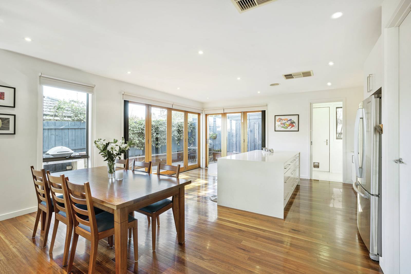 2/283 Elgar Road, Surrey Hills image 3