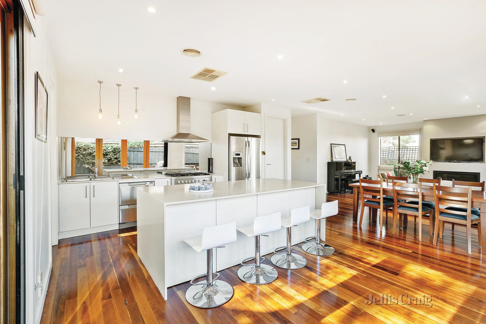 2/283 Elgar Road, Surrey Hills image 4