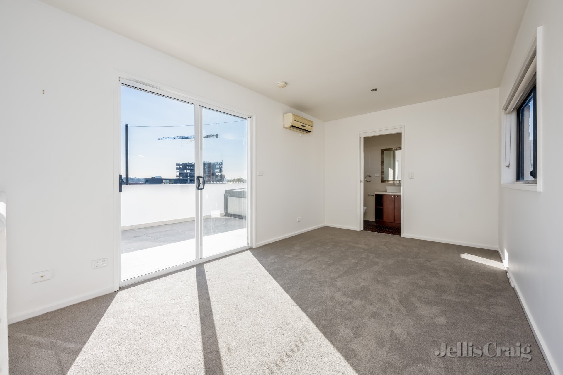 2/284 Smith Street, Collingwood image 3