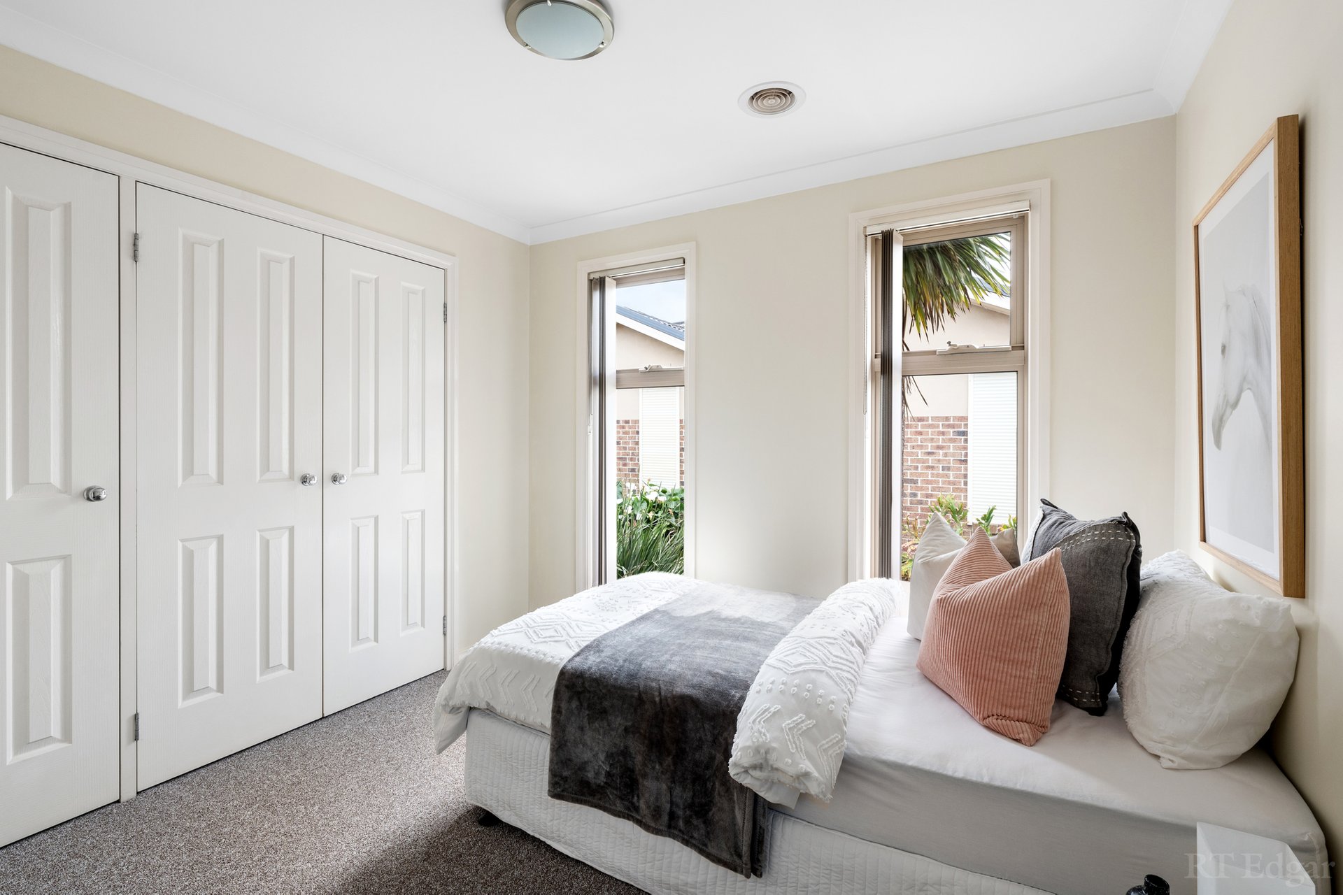 Property Gallery Thumbnail 6