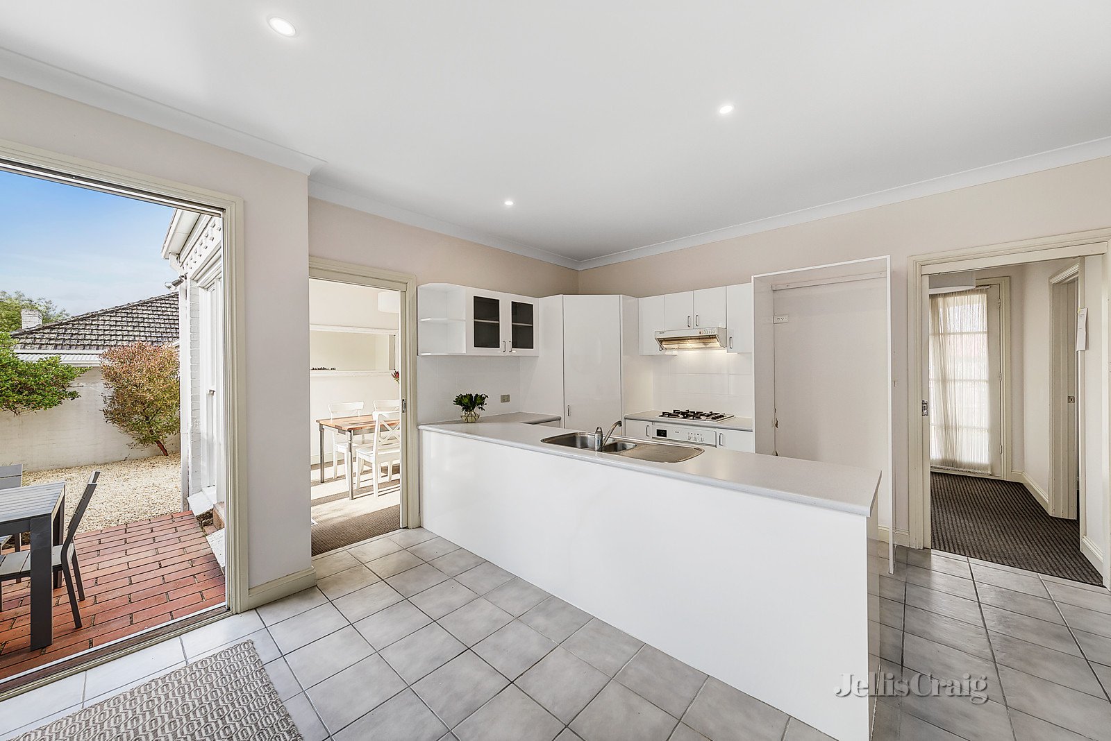 2/29 Hazel Street, Camberwell image 5