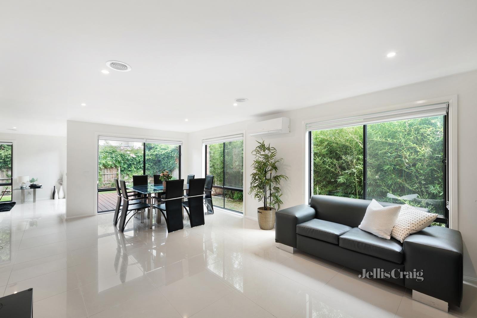 2/29 Kauri Grove, Glen Waverley image 2