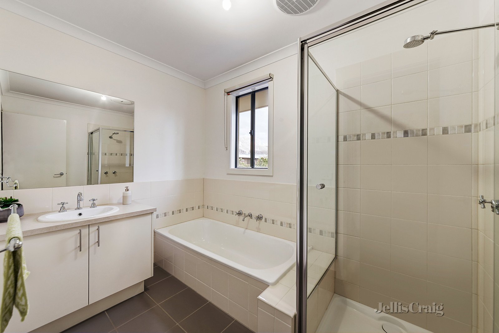 2/29 Sampson Drive, Mount Waverley image 8