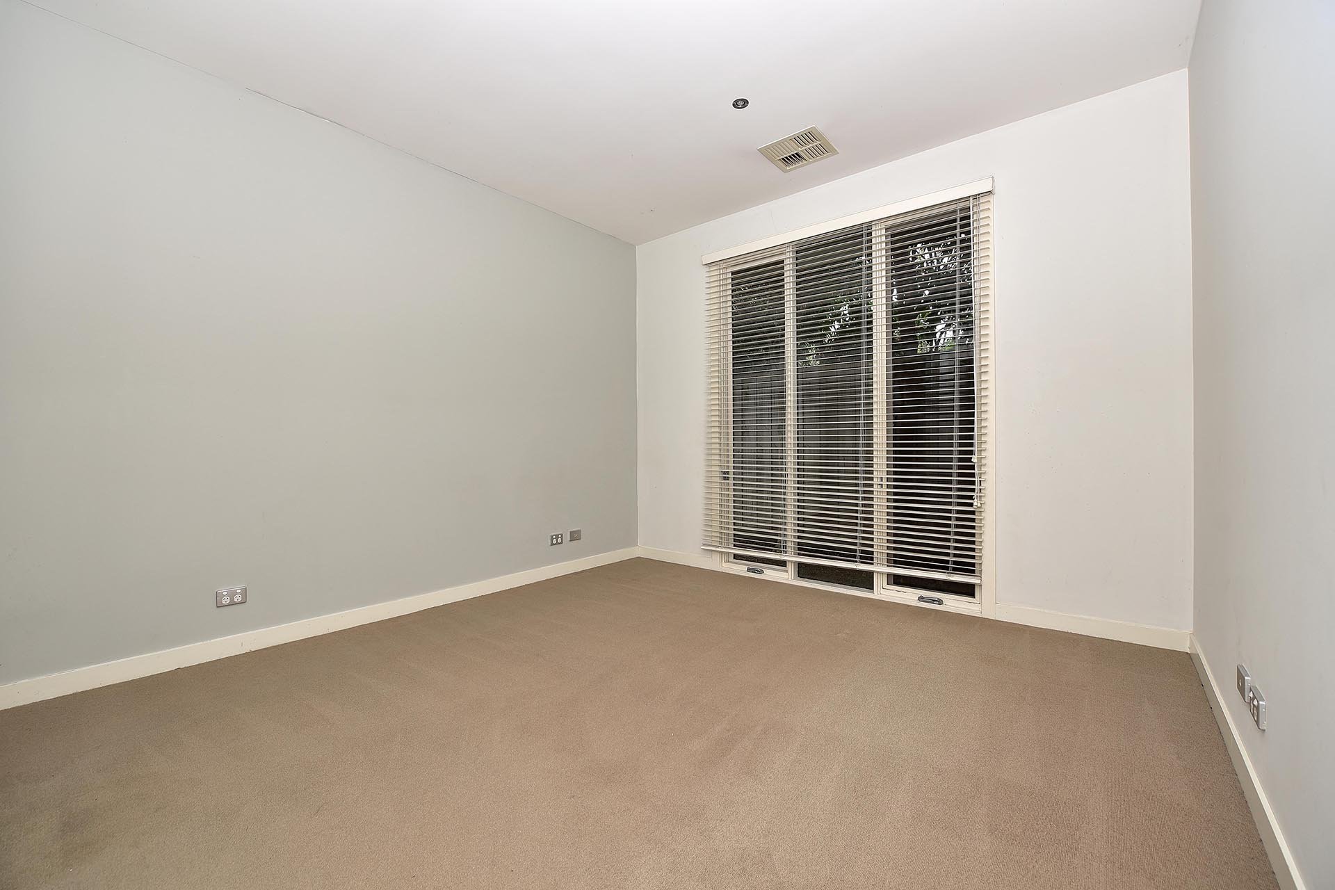 2/29 Virginia Street, Mount Waverley image 3