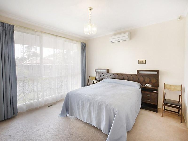 2/292 George Street, Doncaster image 5