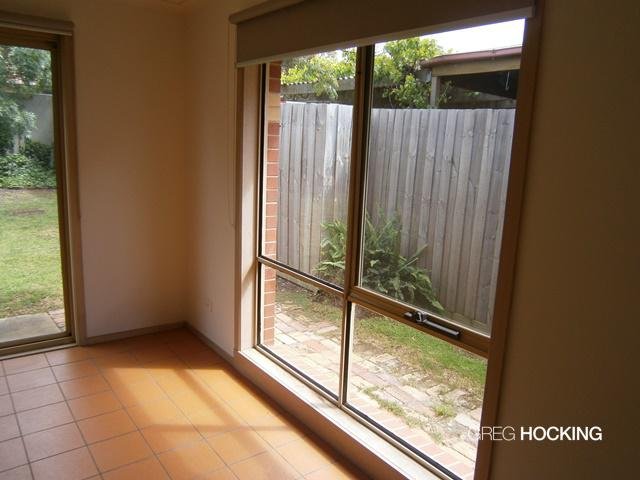 2/293 Douglas Parade, Newport image 5