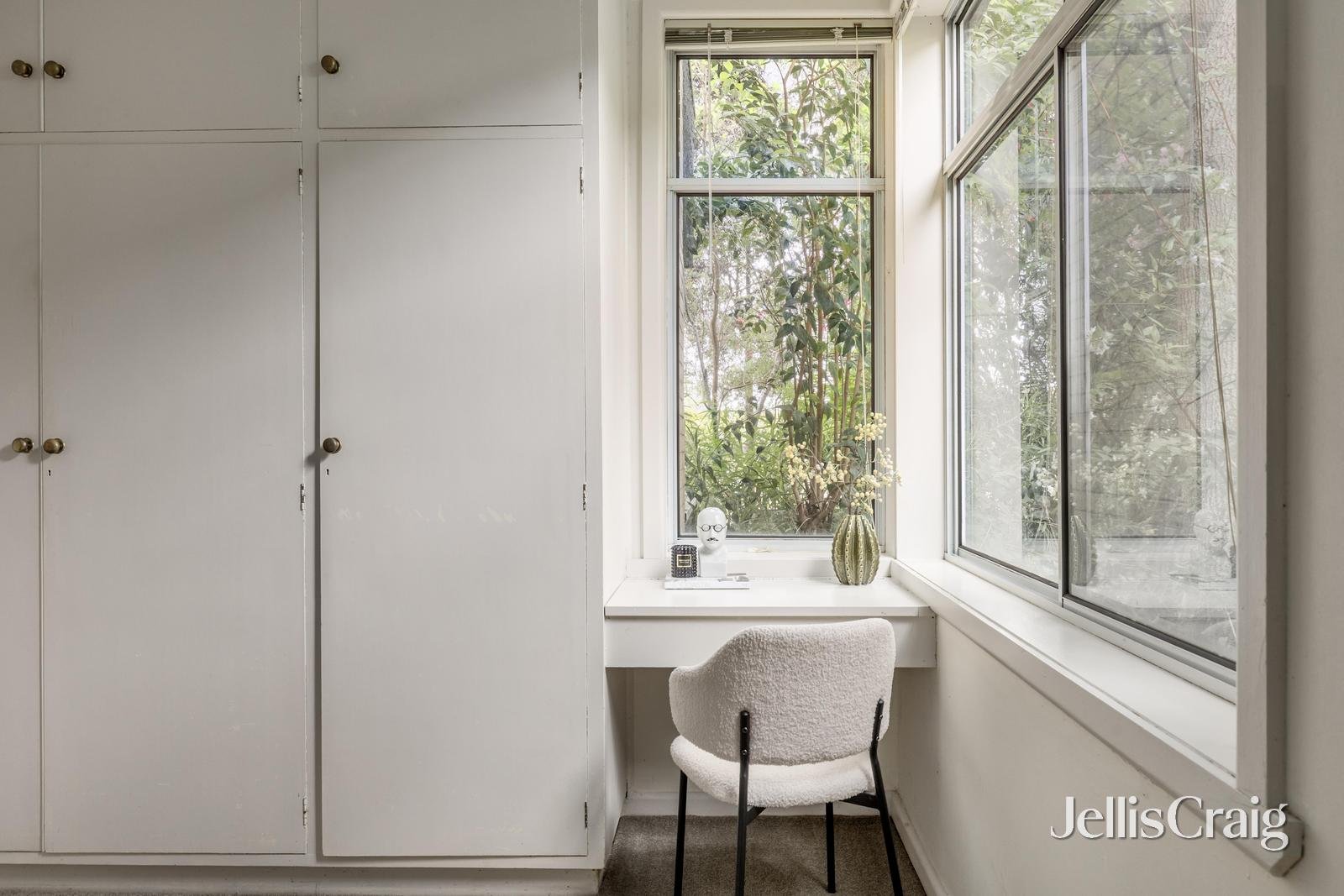 2/2A Burnie Street, Toorak image 8