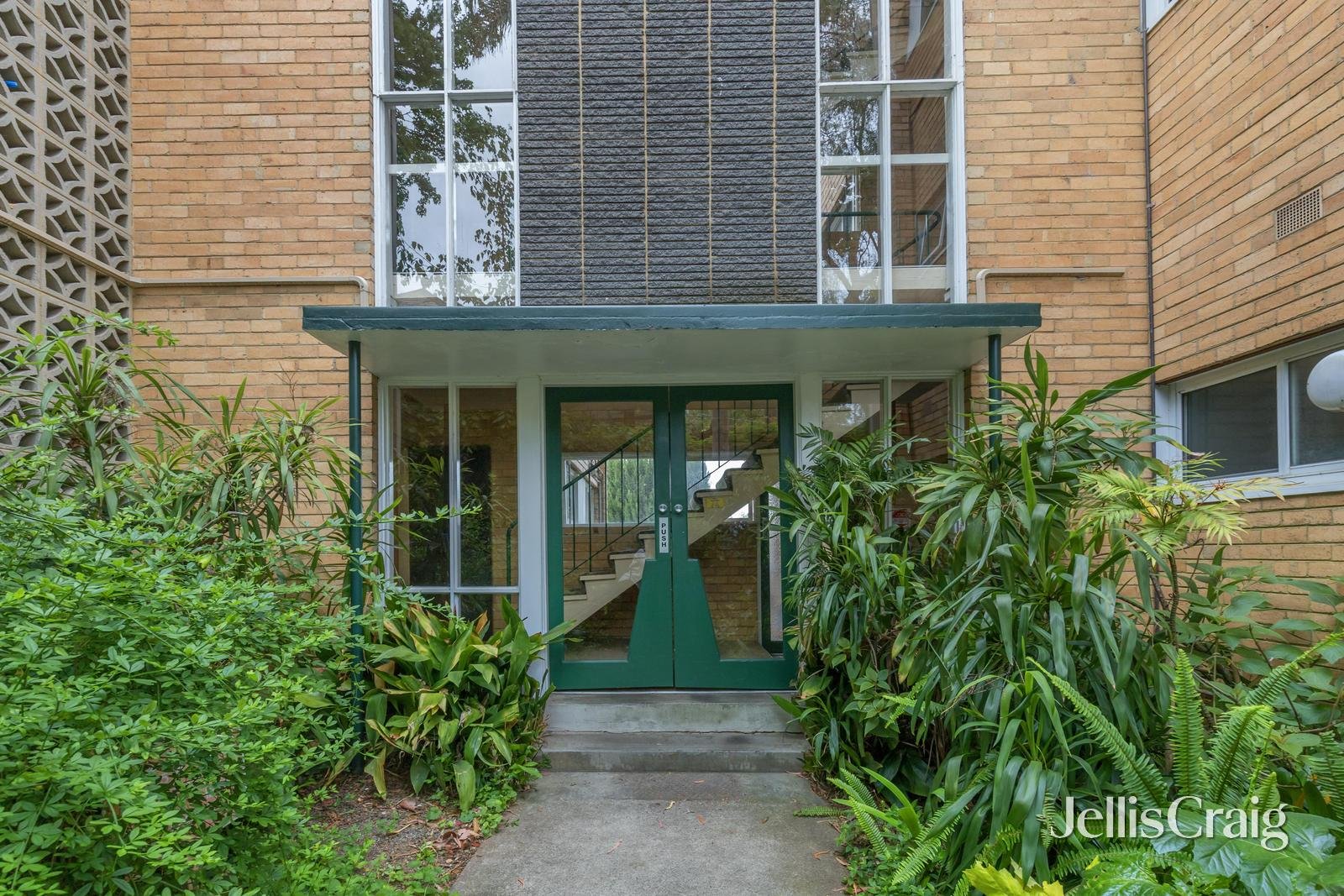 2/2A Burnie Street, Toorak image 9