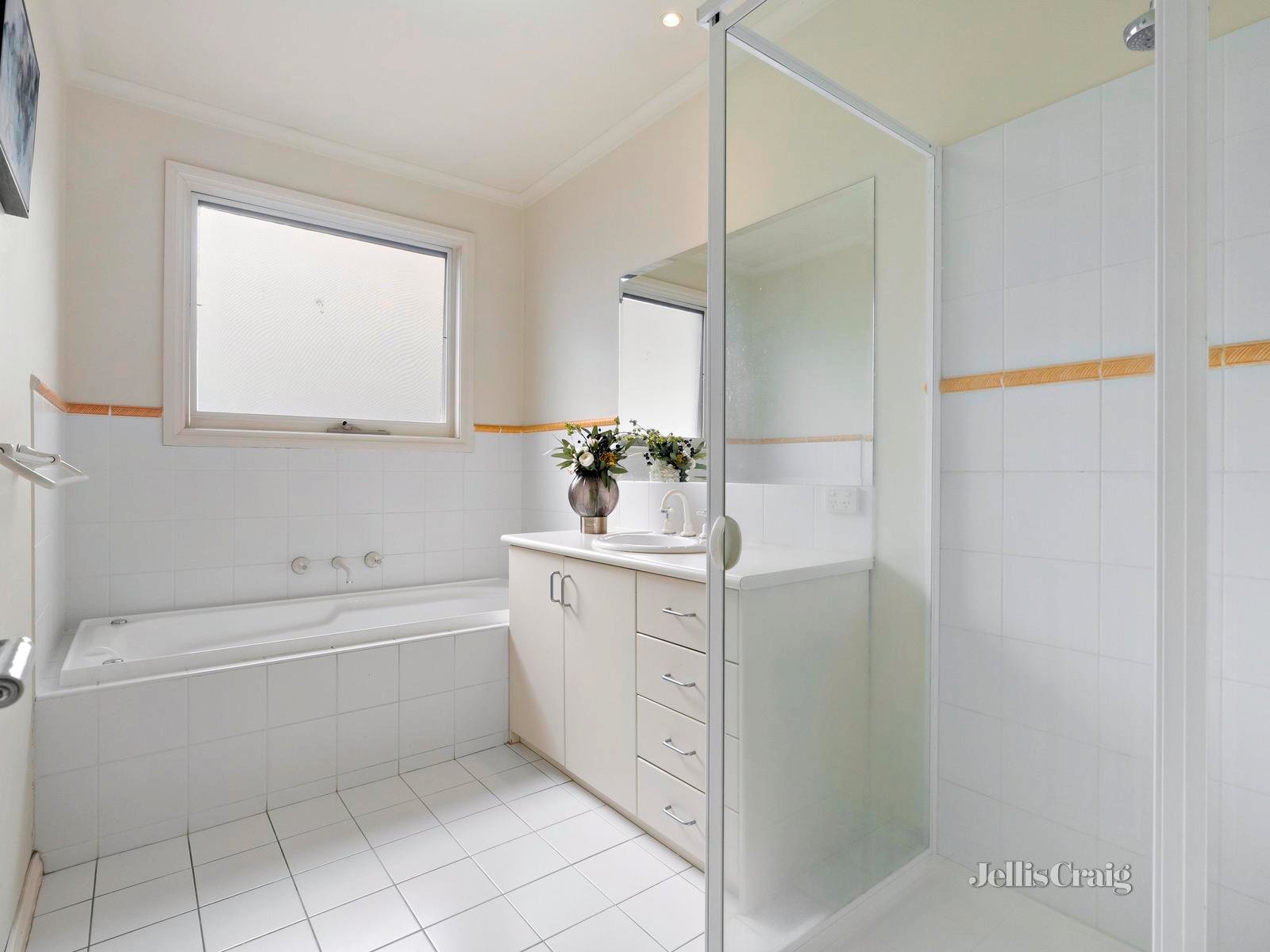 2/2a Hakea Street, Templestowe image 6
