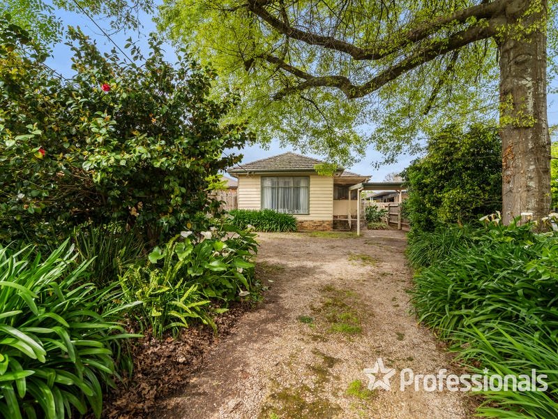 22A Jarvis Avenue, Croydon image 1