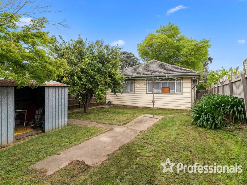 22A Jarvis Avenue, Croydon image 11