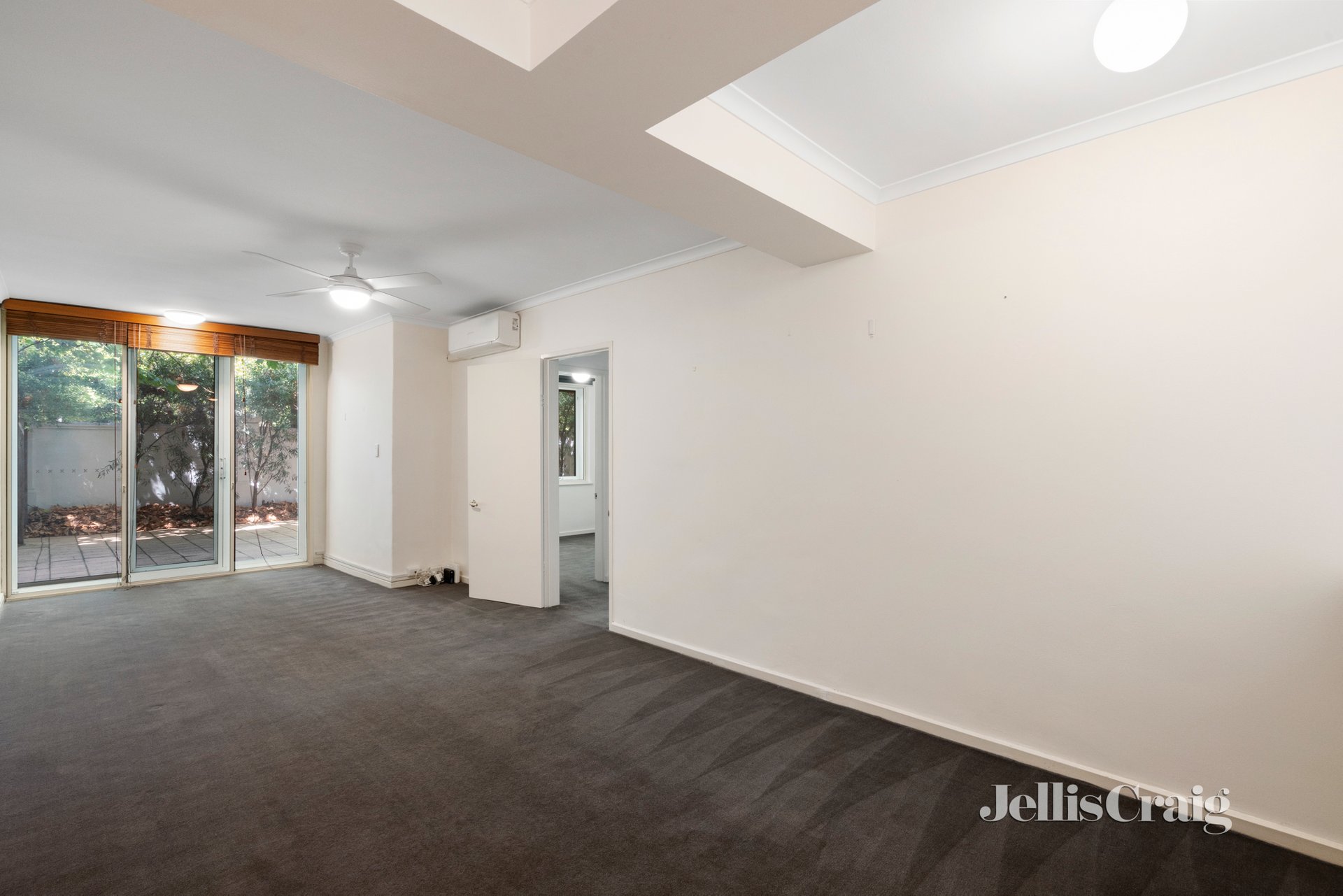 2/2A Lexton Grove, Prahran image 2