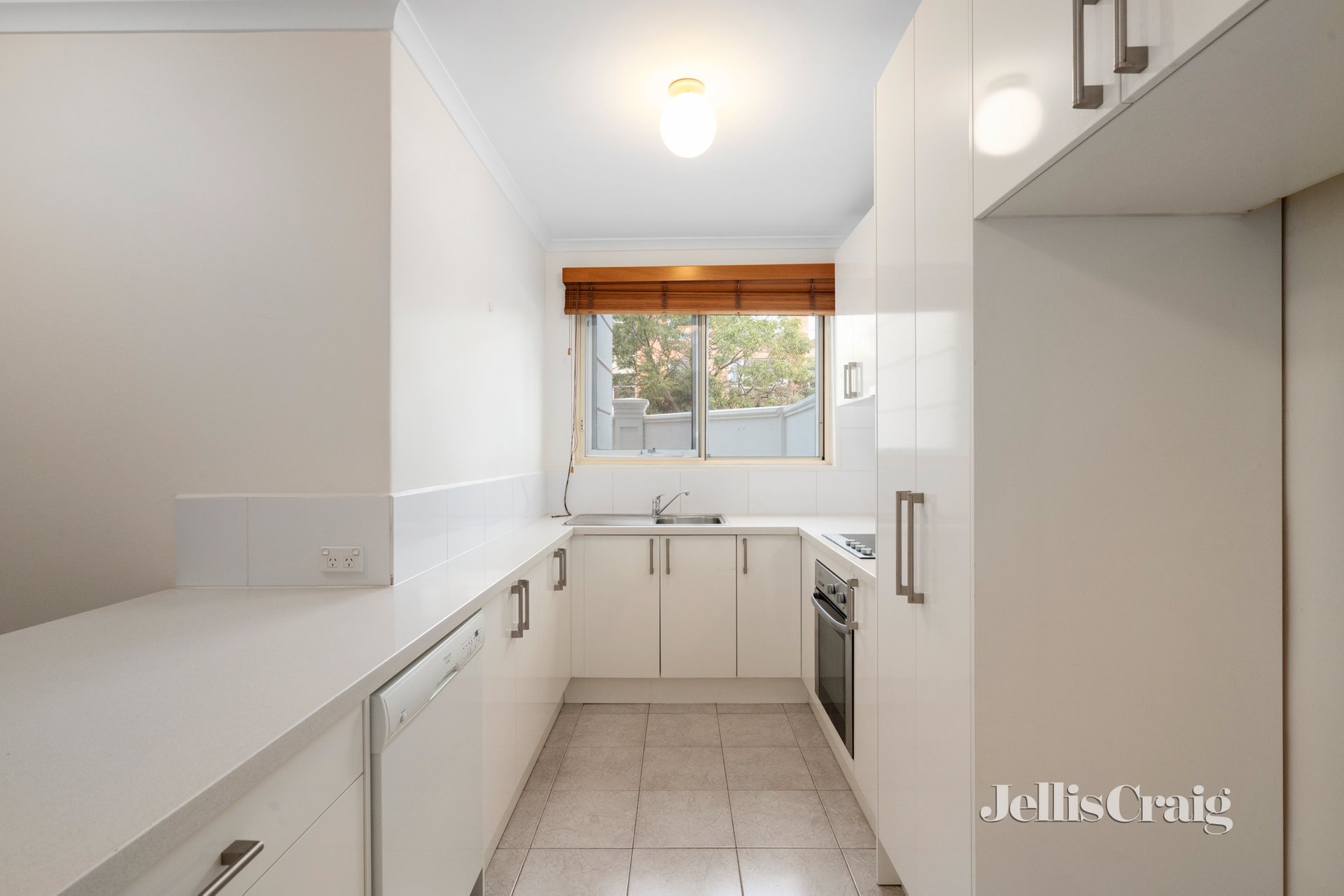 2/2A Lexton Grove, Prahran image 3