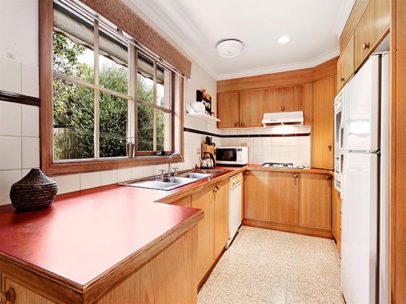 2/2a Parring Road, Balwyn image 5