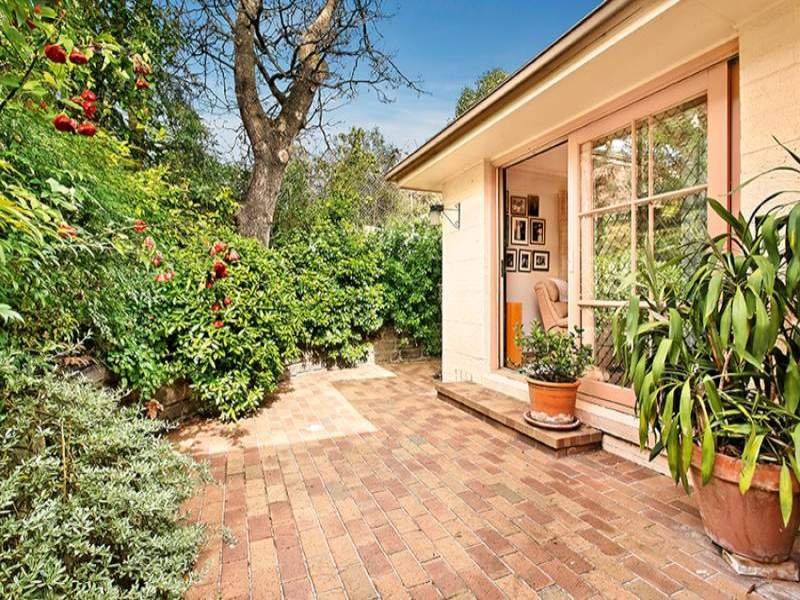 2/2a Parring Road, Balwyn image 8