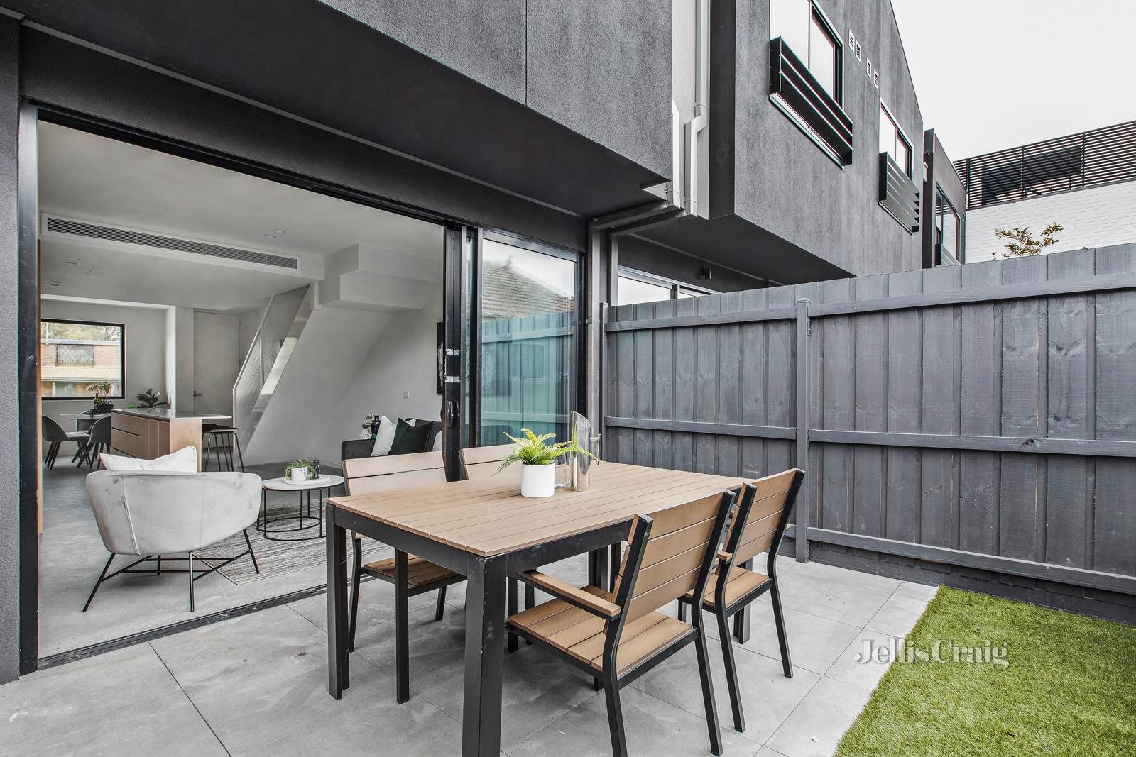 2/2a Sumner Avenue, Northcote image 7