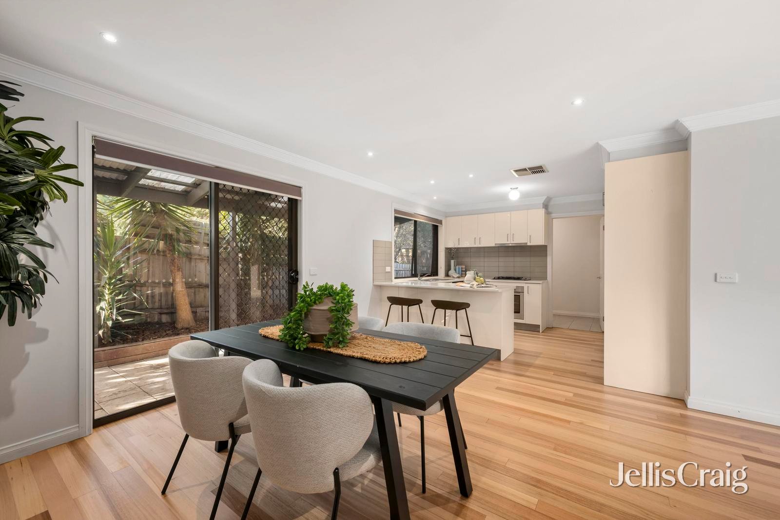 22A Taylor Road, Mooroolbark image 6