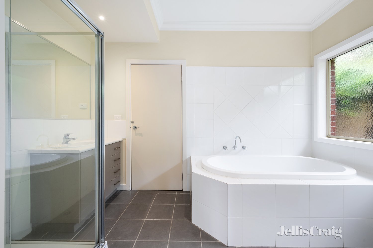 22A Wewak Parade, Heidelberg West image 6