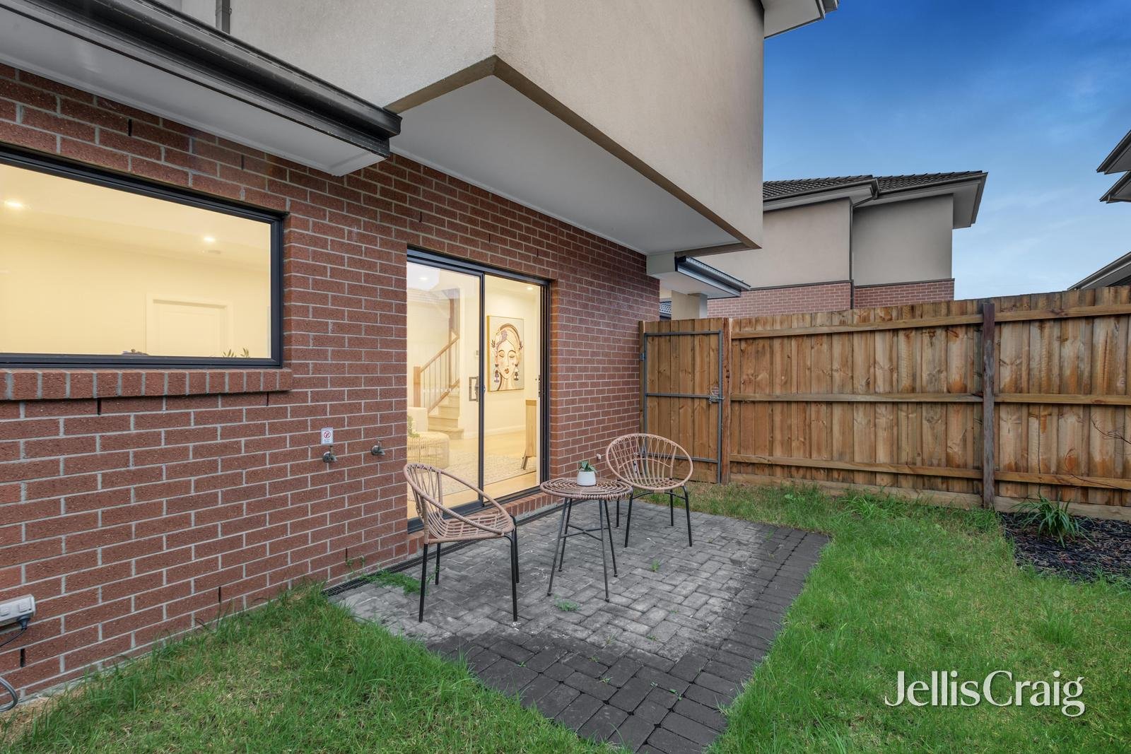 2/2B Farleigh Avenue, Burwood image 11