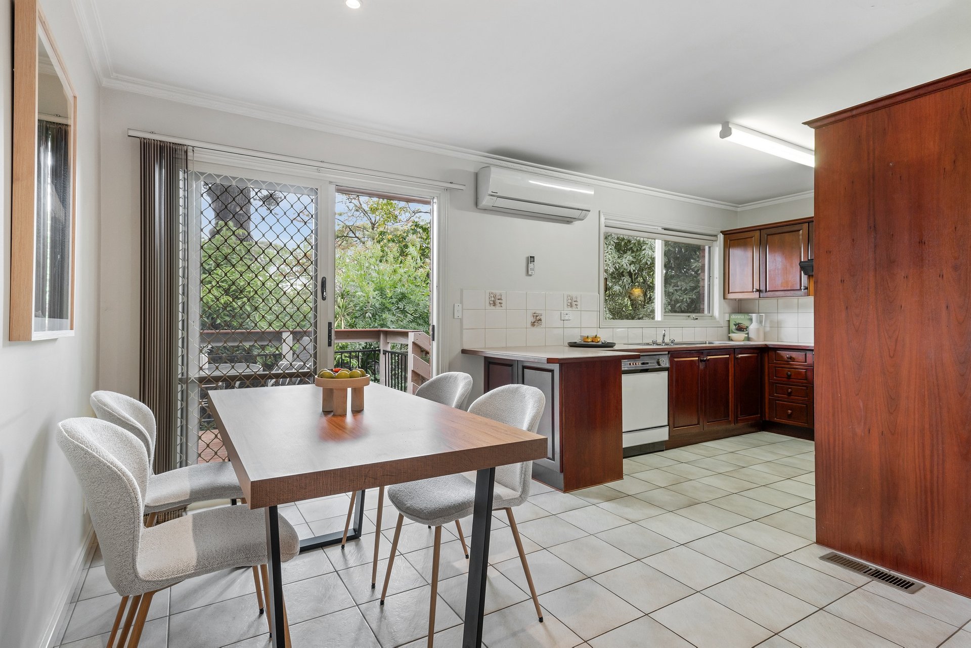 22B Yarraduct Place South, Croydon image 4