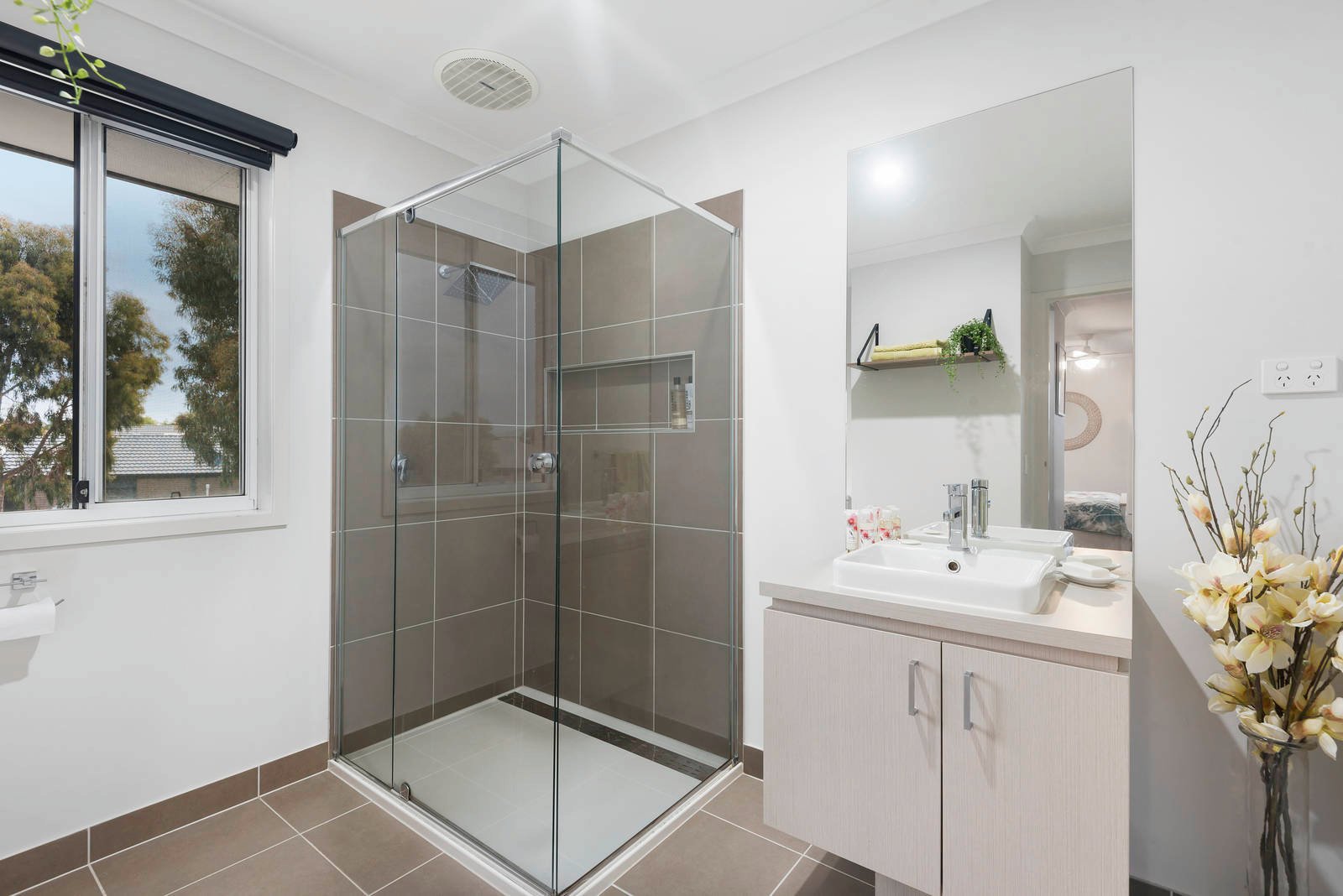 Property Gallery Thumbnail 12