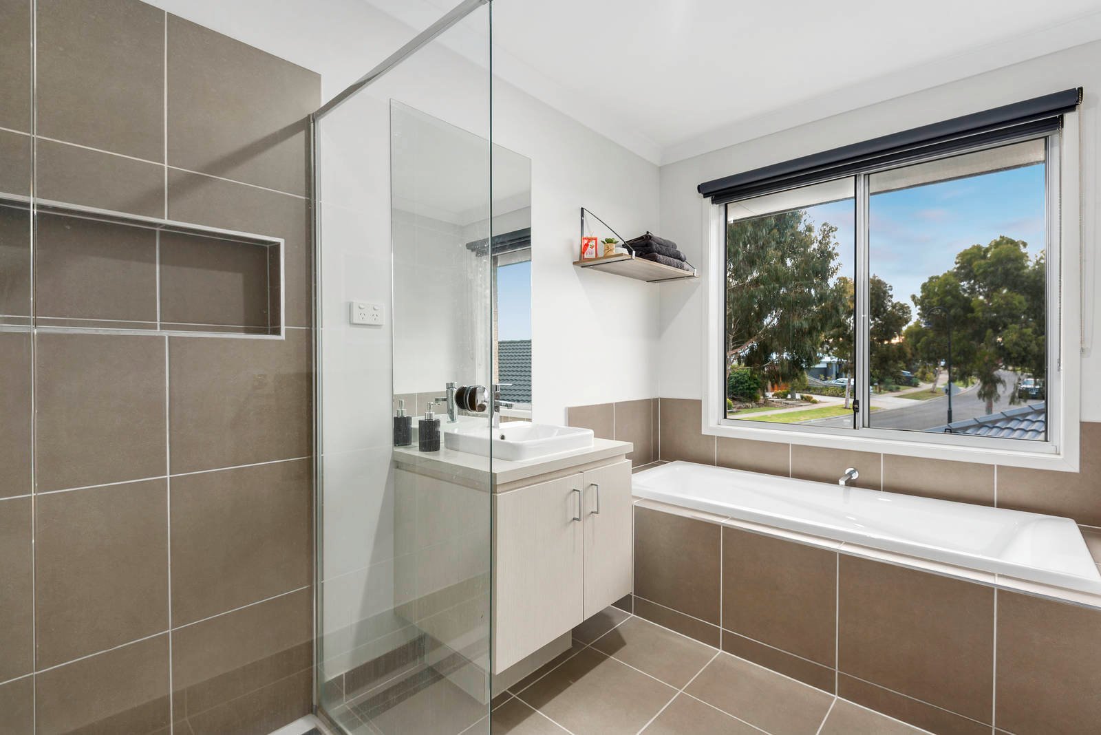 Property Gallery Thumbnail 14