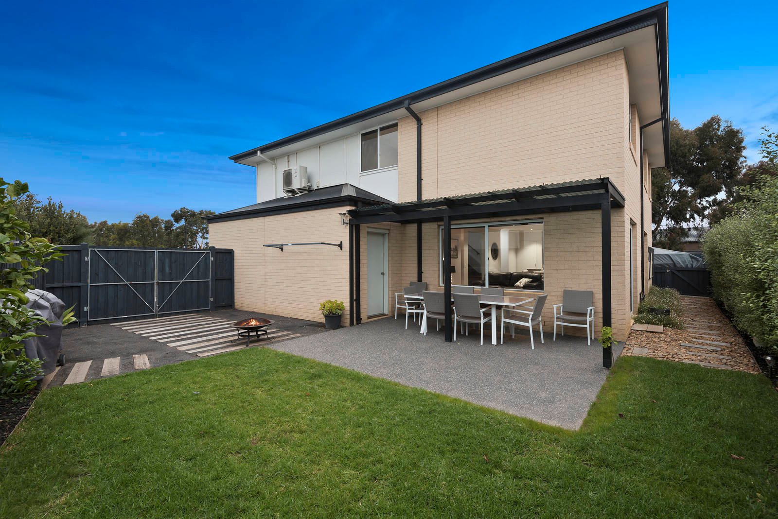 Property Gallery Thumbnail 16