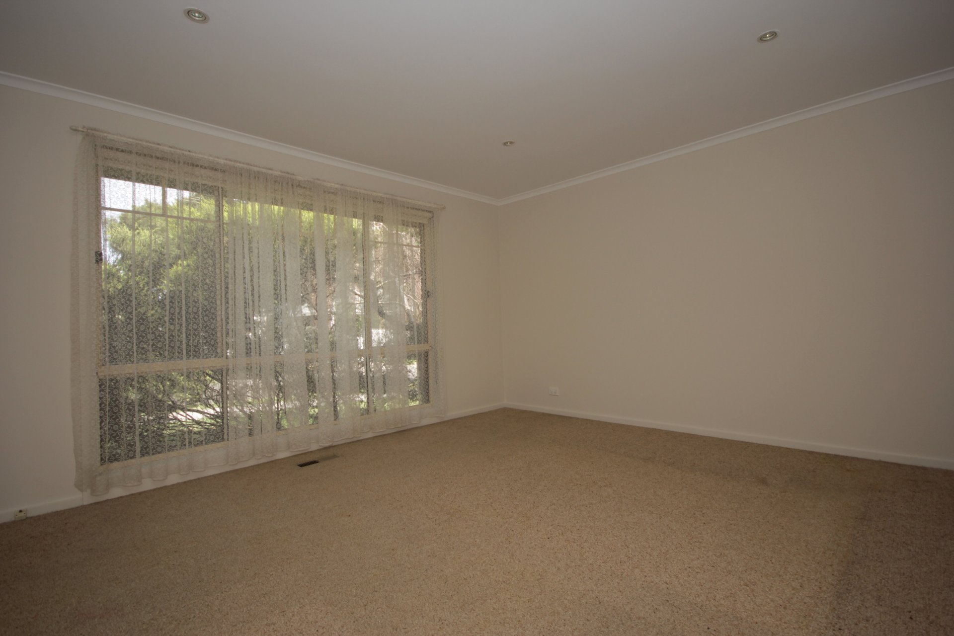 23 Abraham Drive, Croydon image 4