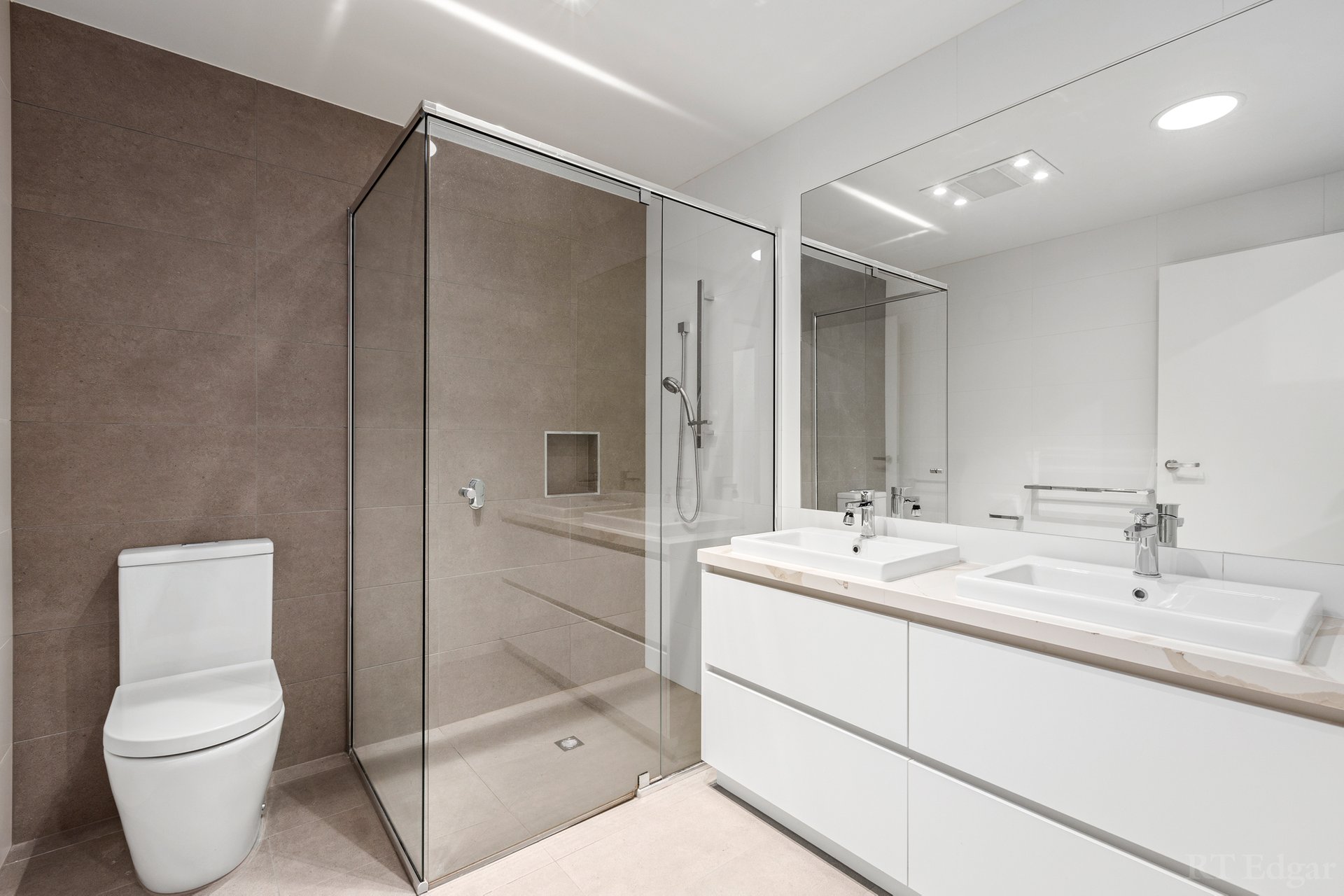 Property Gallery Thumbnail 6