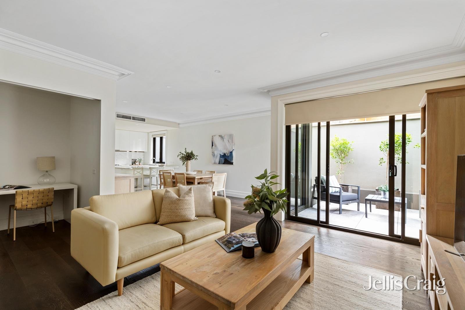 2/3 Ascot Street, Malvern image 2