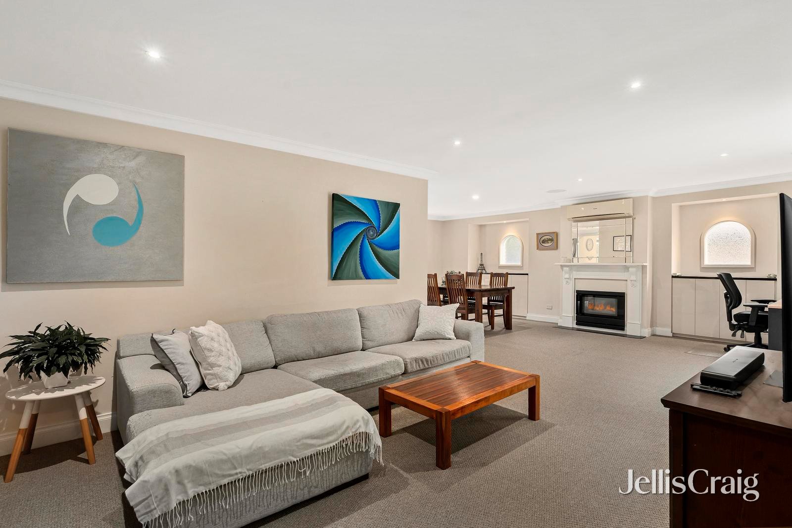23 Barina Avenue, Mooroolbark image 2