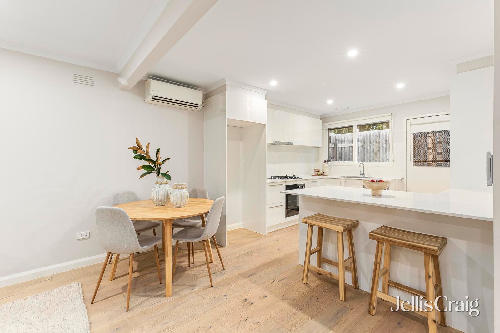 2/3 Barker Street, Cheltenham image 5