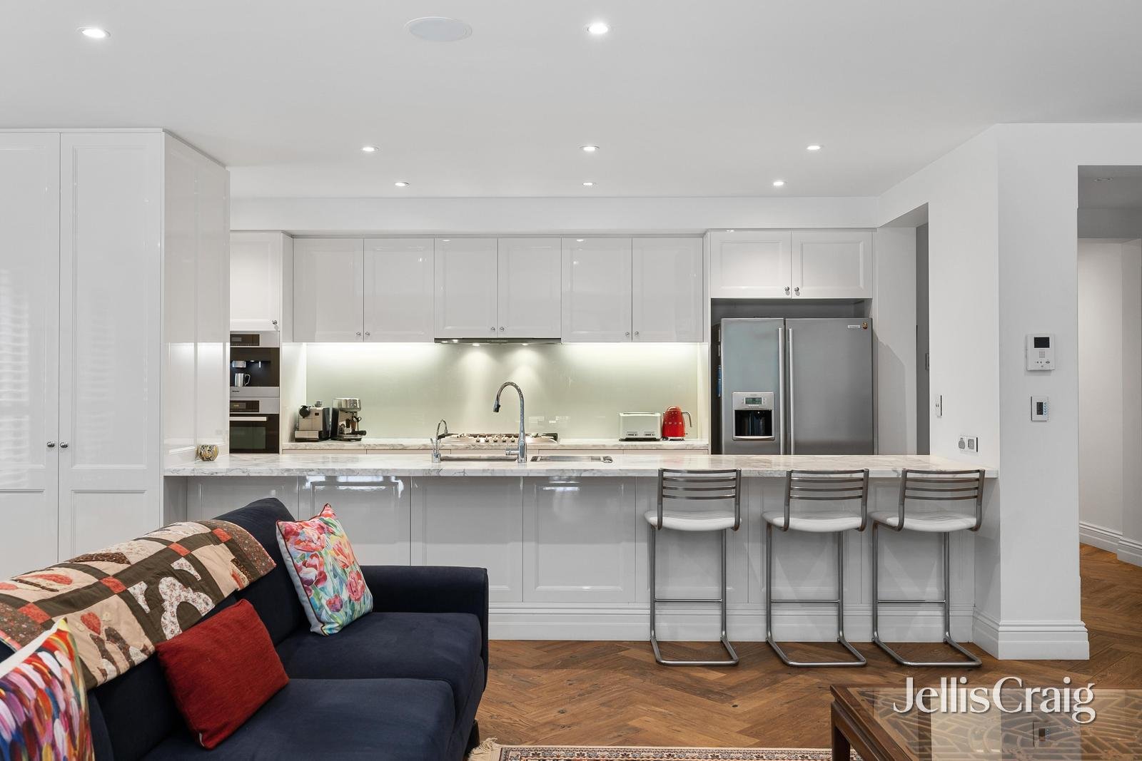 2/3 Bell Street, Armadale image 6