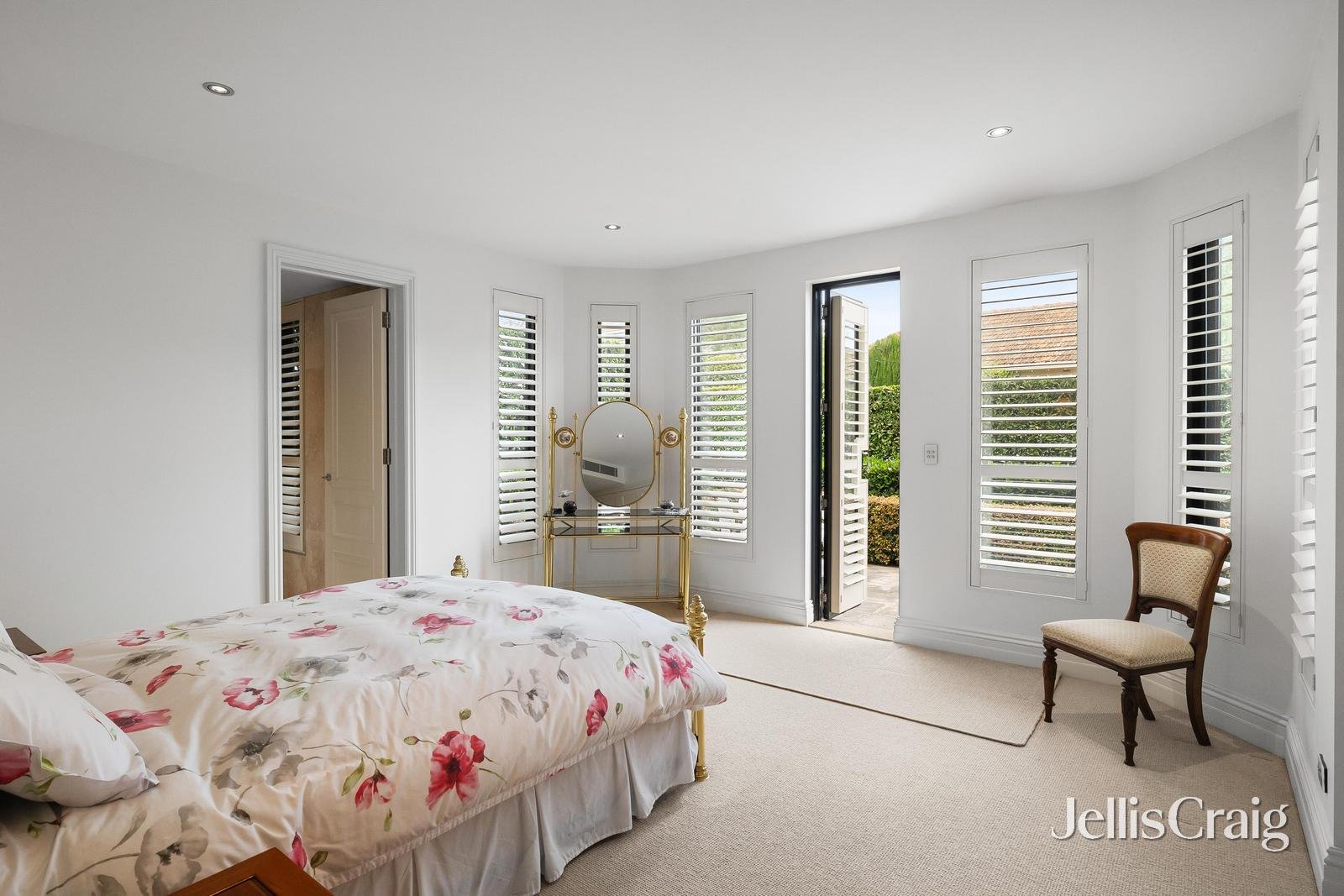 2/3 Bell Street, Armadale image 11