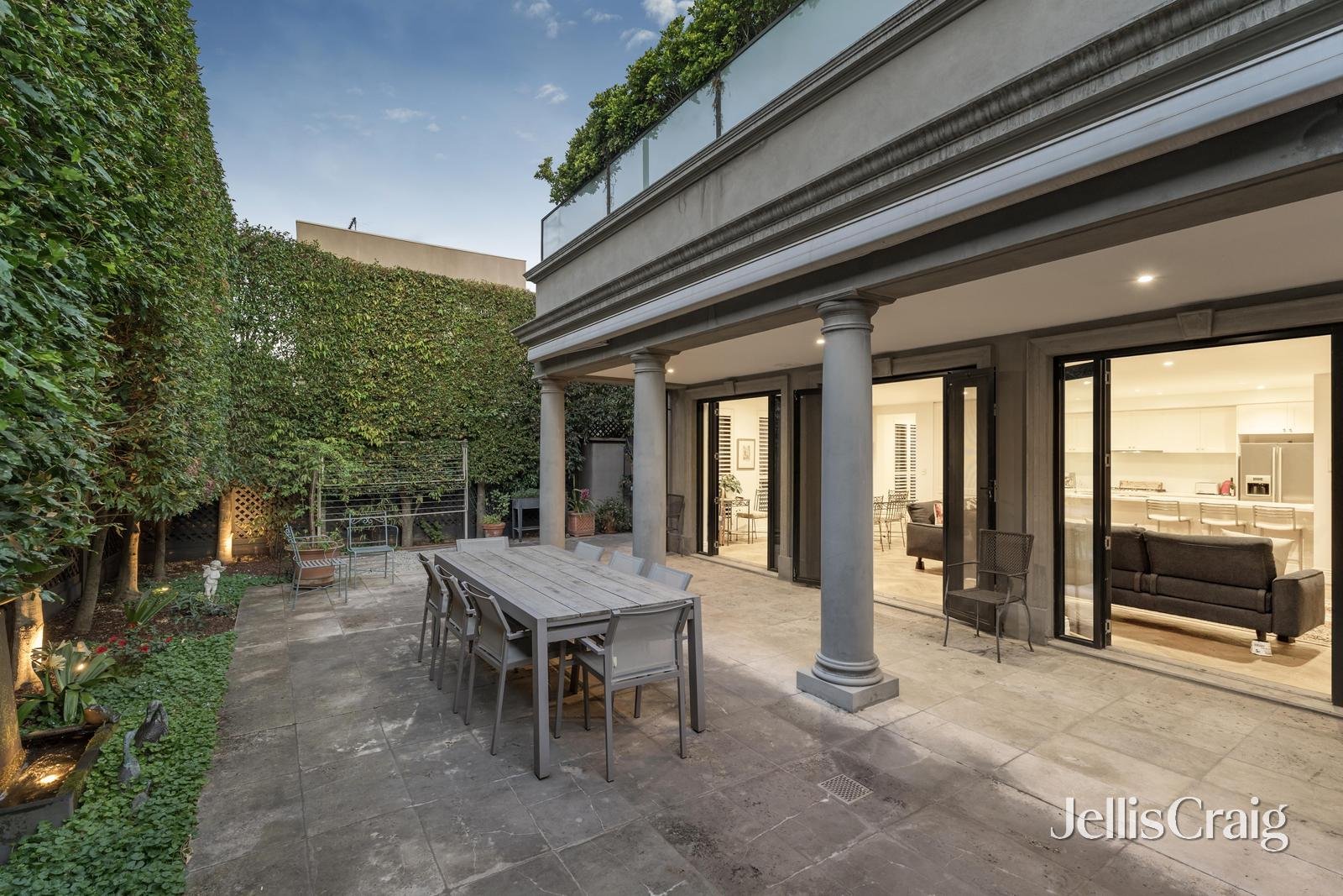 2/3 Bell Street, Armadale image 13