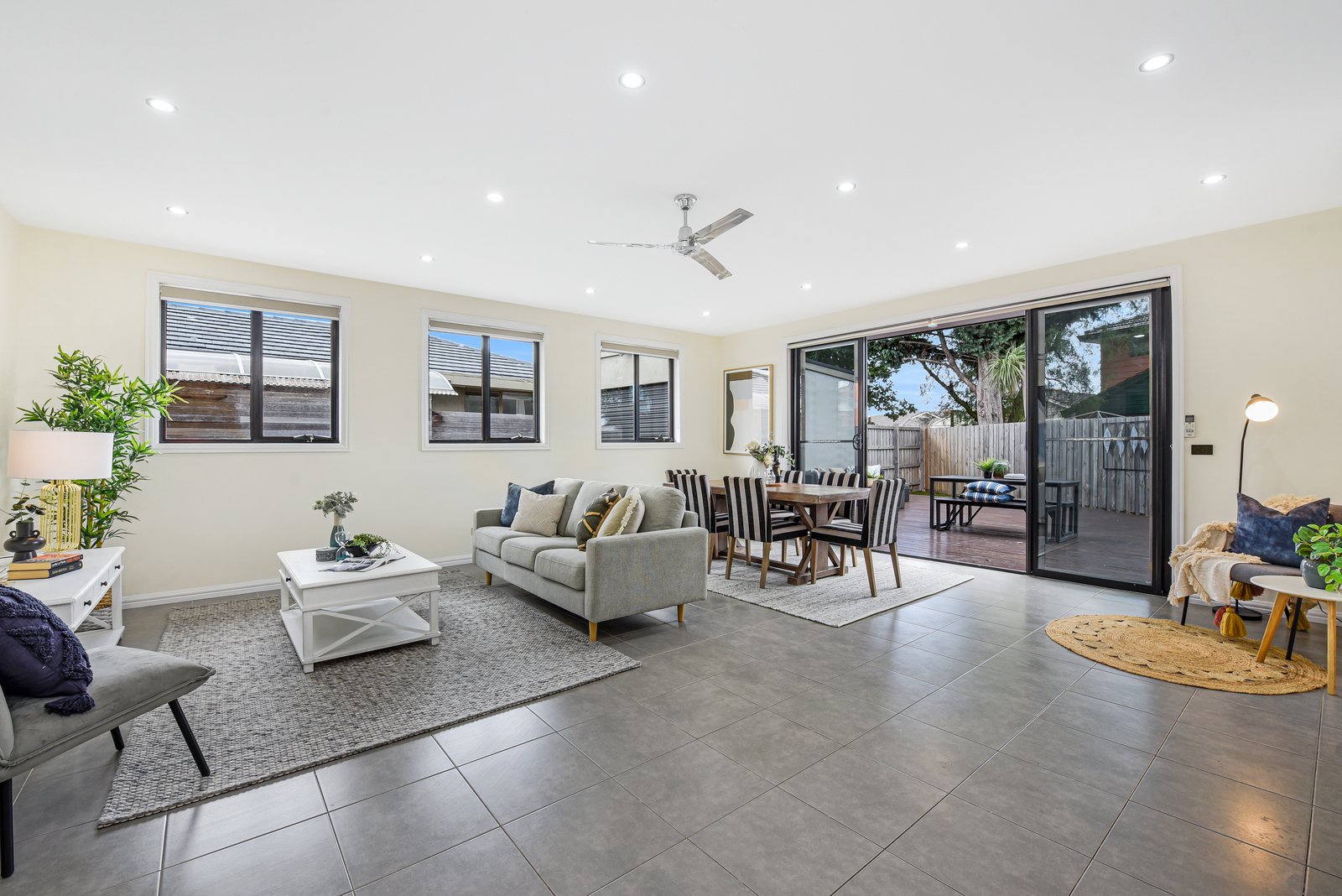 2/3 Bella Court, Wheelers Hill, VIC 3150