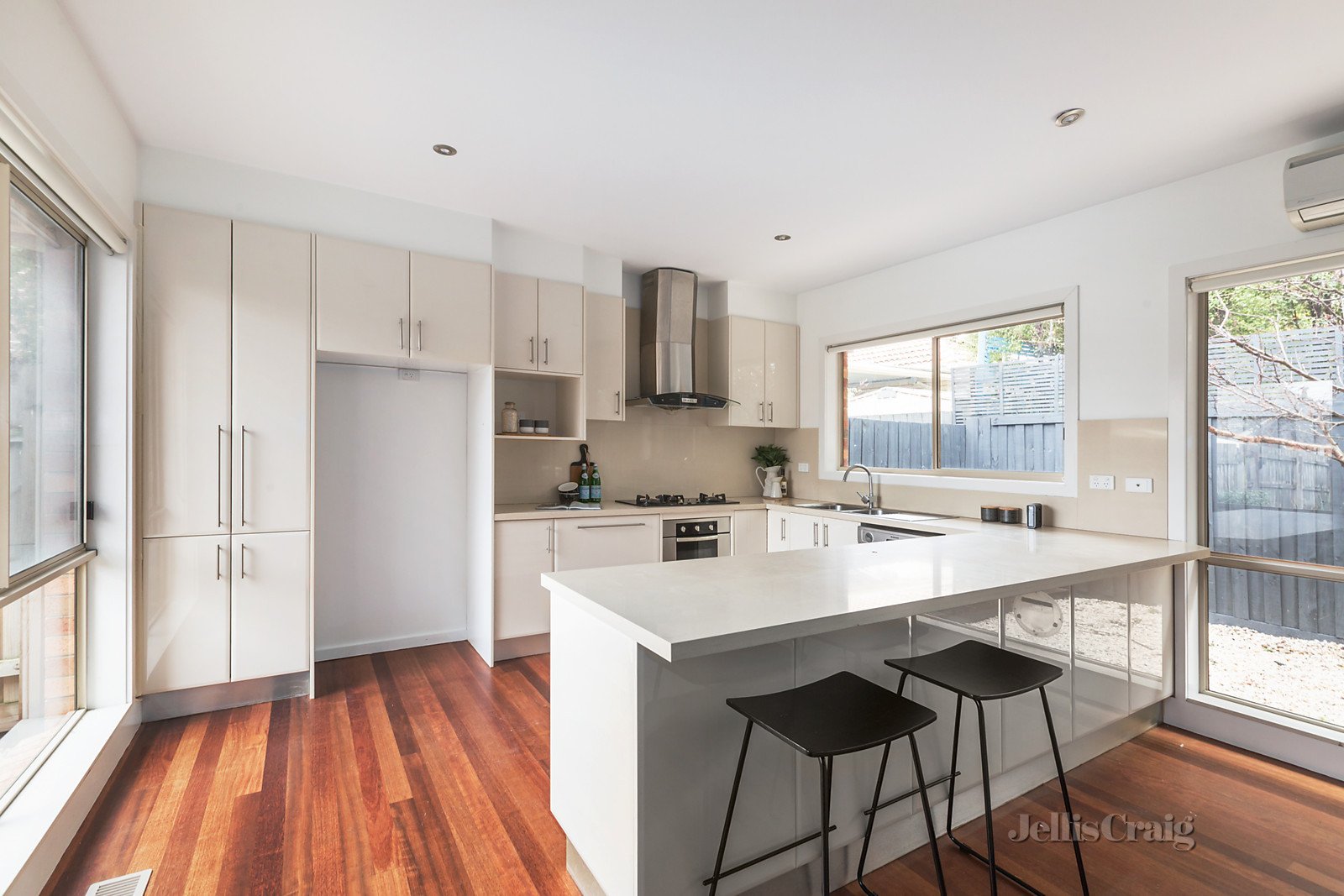 2/3 Birdwood Street, Bentleigh East image 5