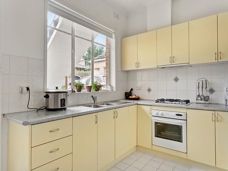 2/3 Birtles Street, Balwyn image 4