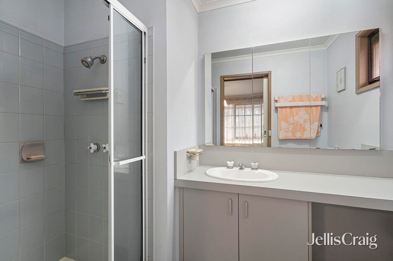 23 Blaxland Court, Mooroolbark image 6