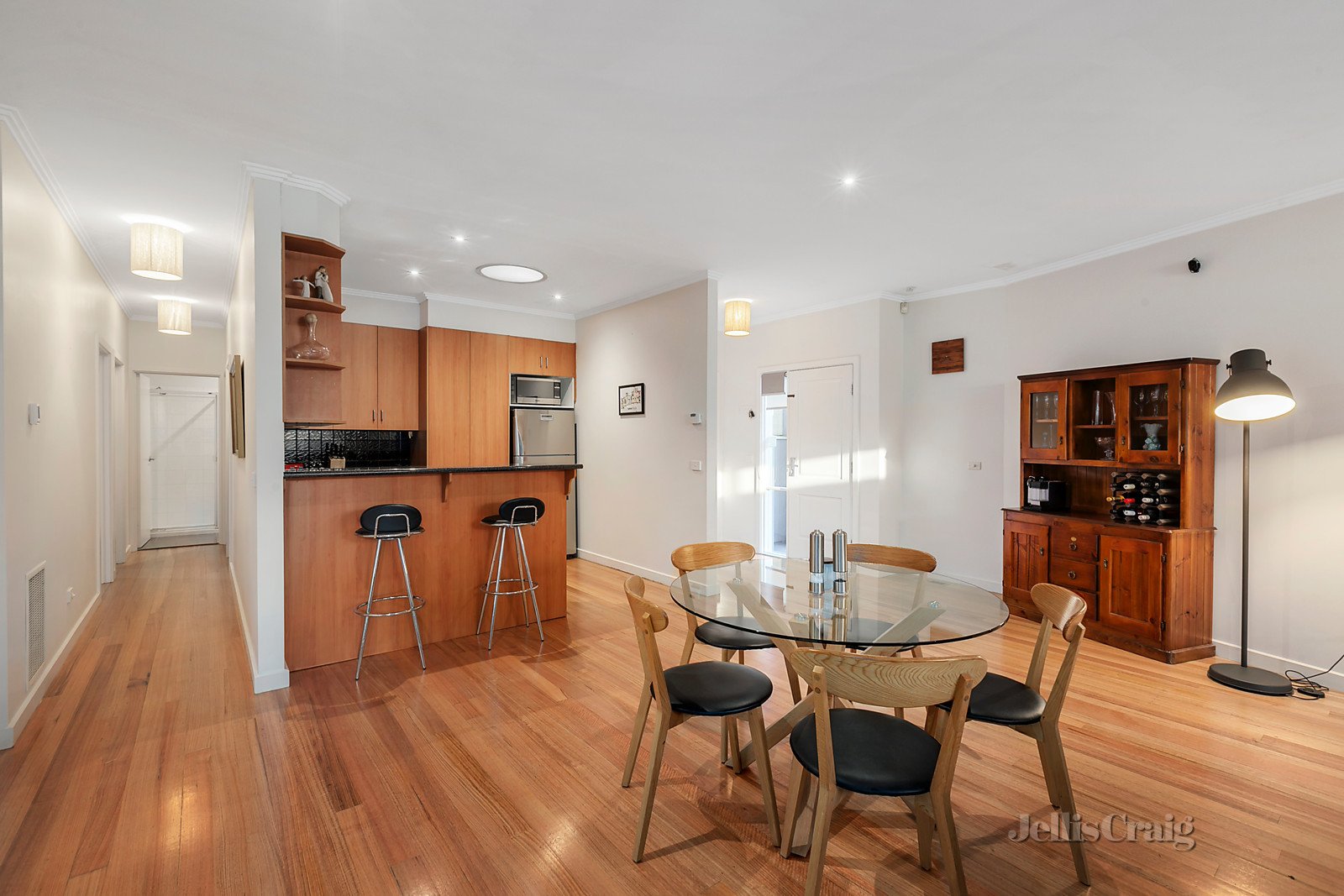 2/3 Brady Road, Bentleigh East image 3