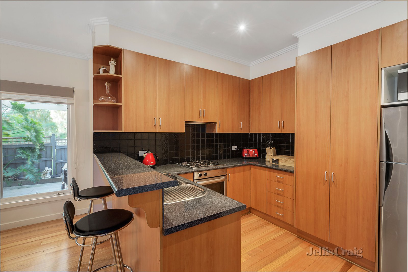 2/3 Brady Road, Bentleigh East image 4