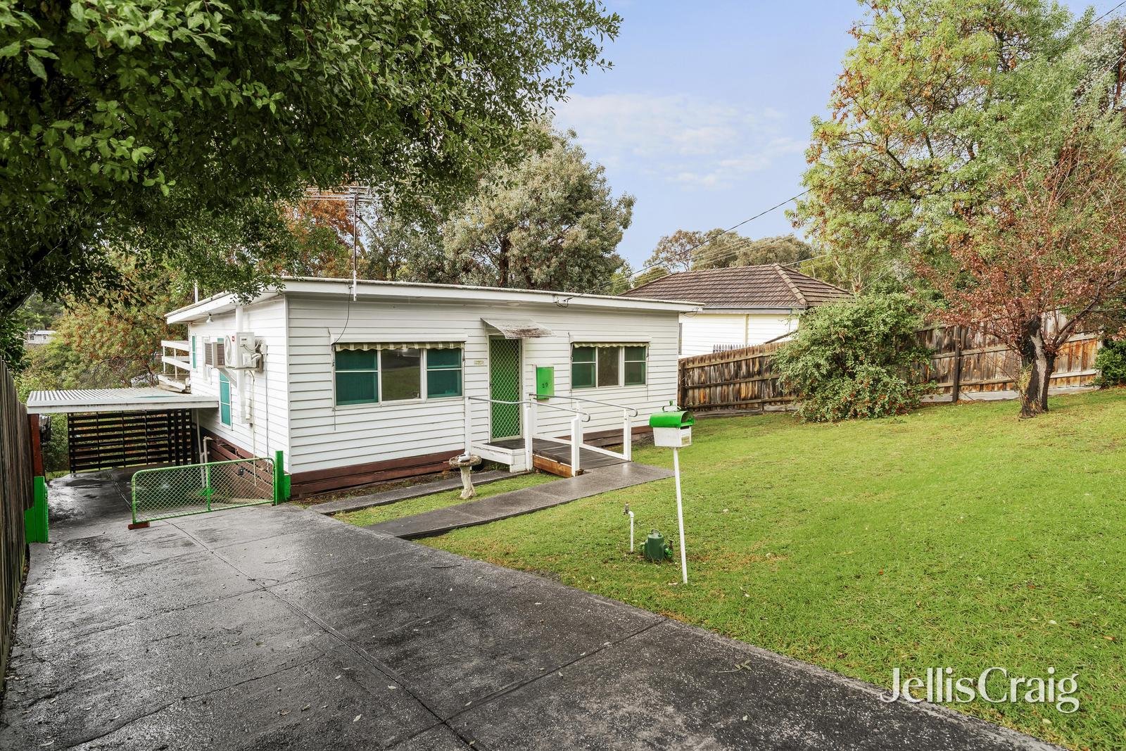 23 Brownes Crescent, Eltham image 10