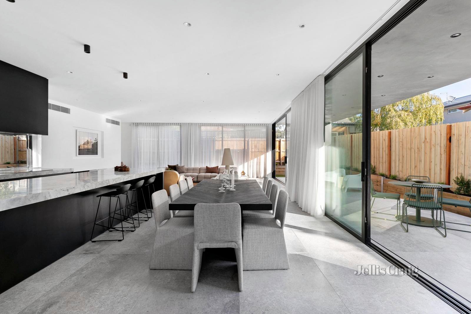 23 Butler Street, Essendon image 8