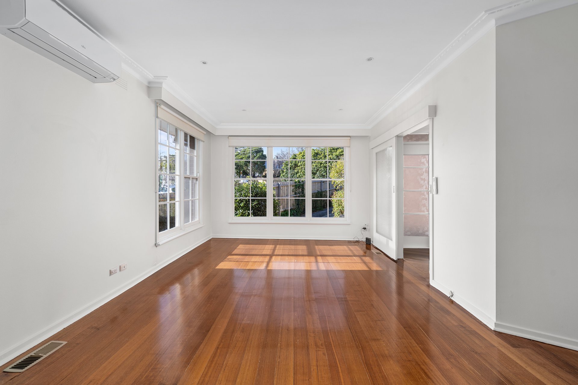 2/3 Byron Street, Canterbury image 2