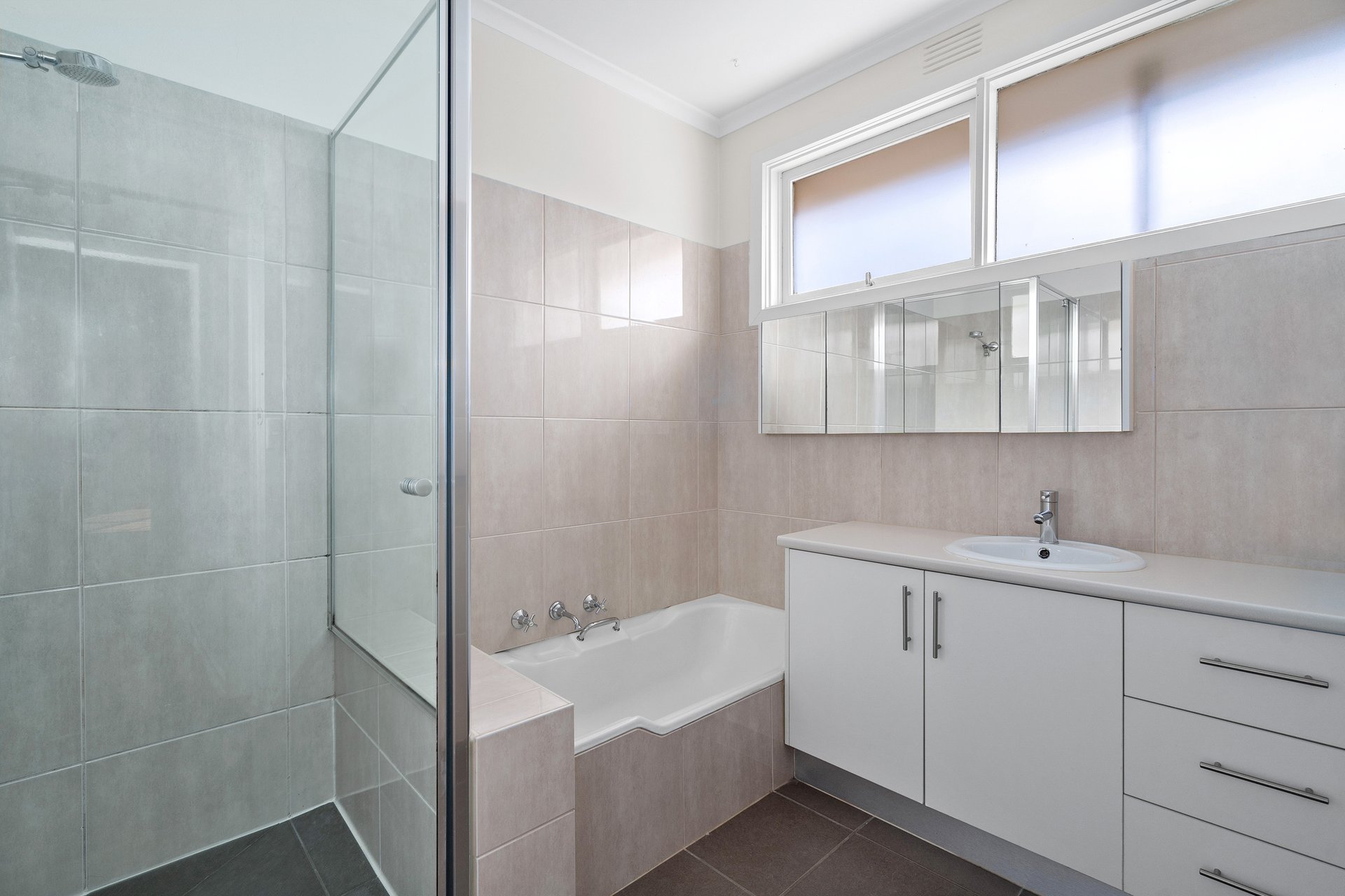 2/3 Byron Street, Canterbury image 9