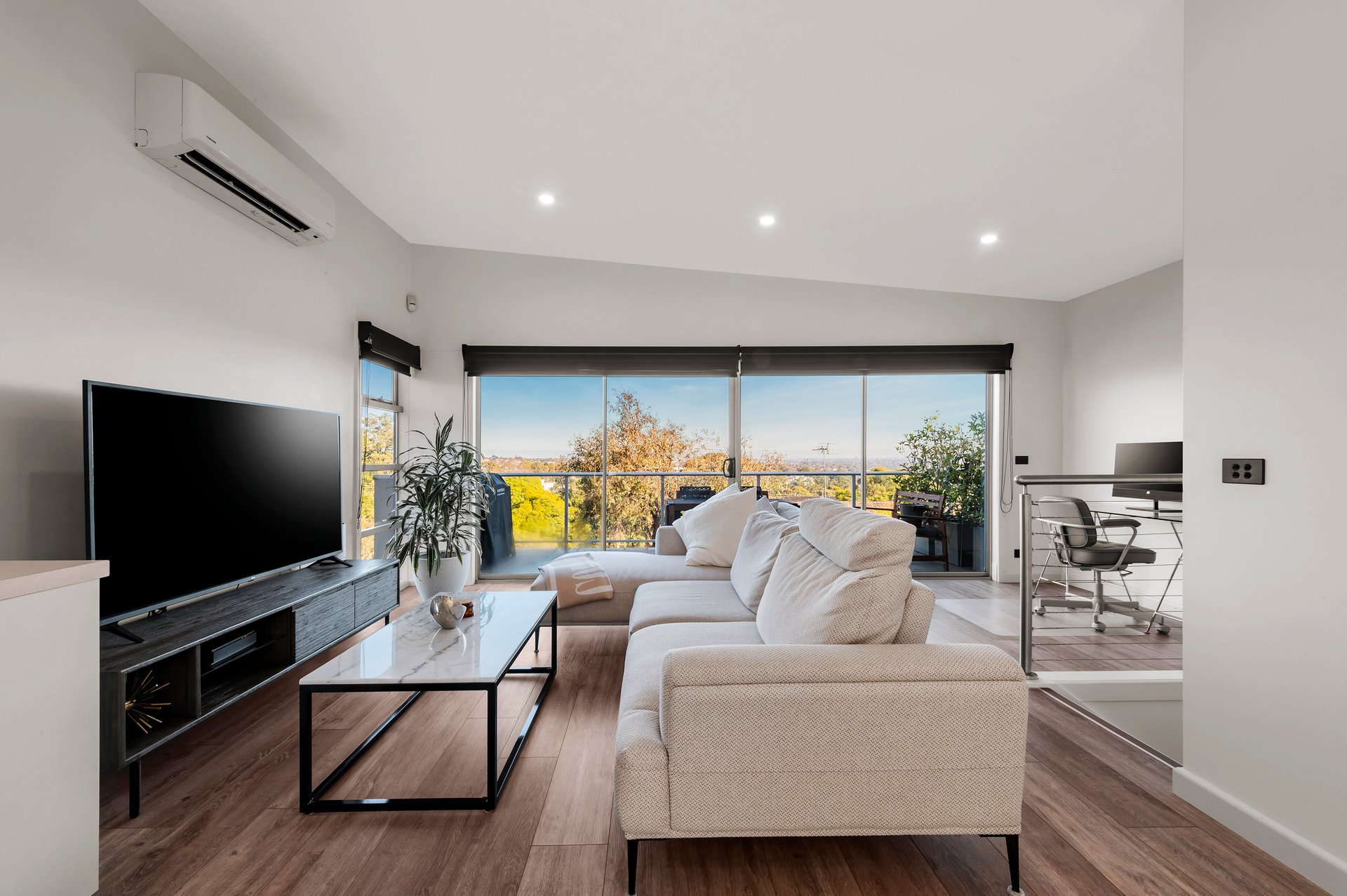 2/3 Carnarvon Street, Doncaster image 3