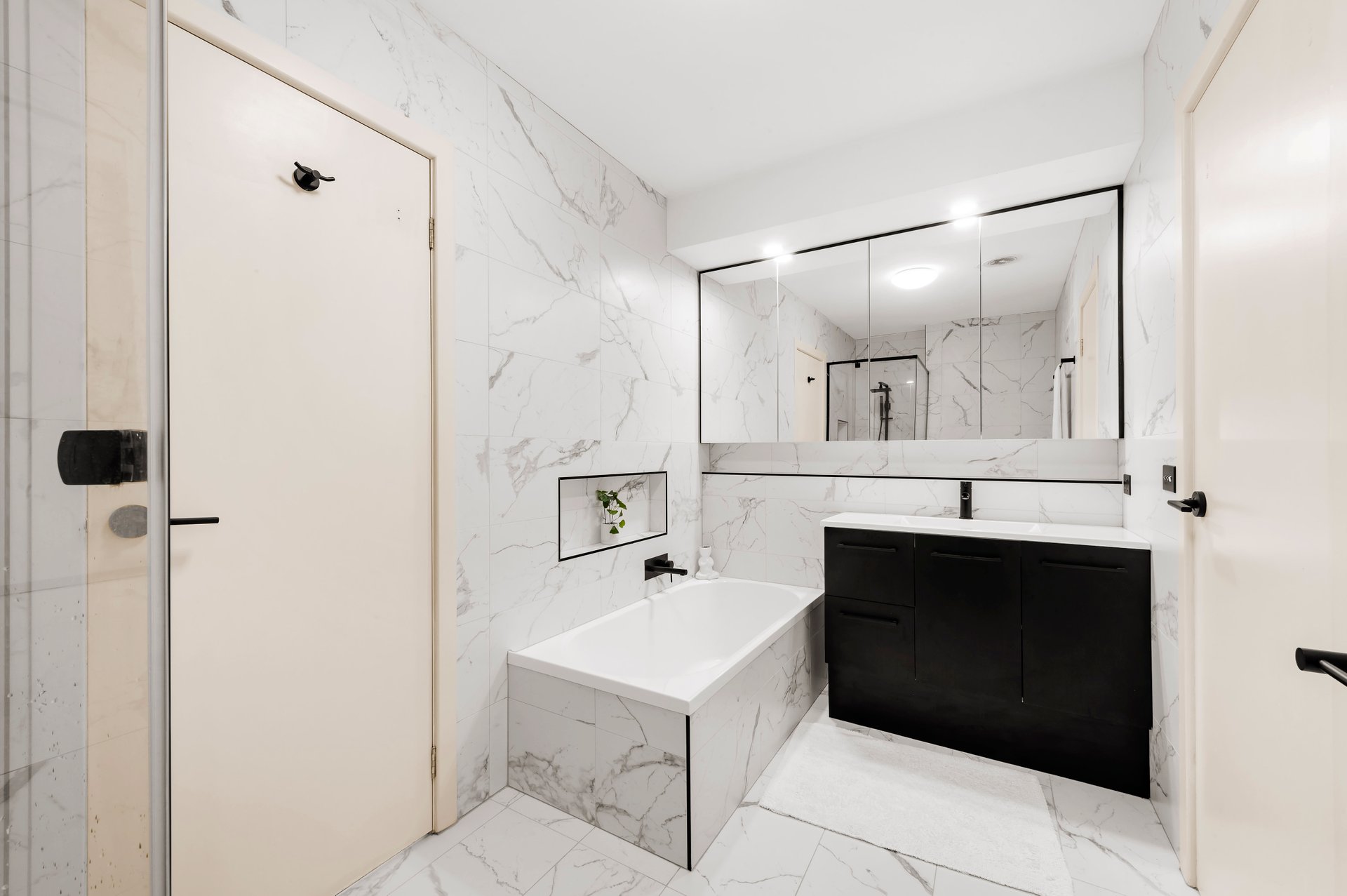 2/3 Carnarvon Street, Doncaster image 5