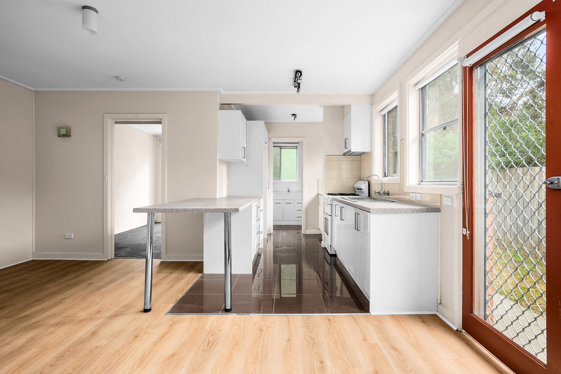2/3 Cascade Street FRANKSTON